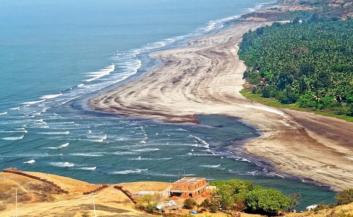 dapoli sea beach resort